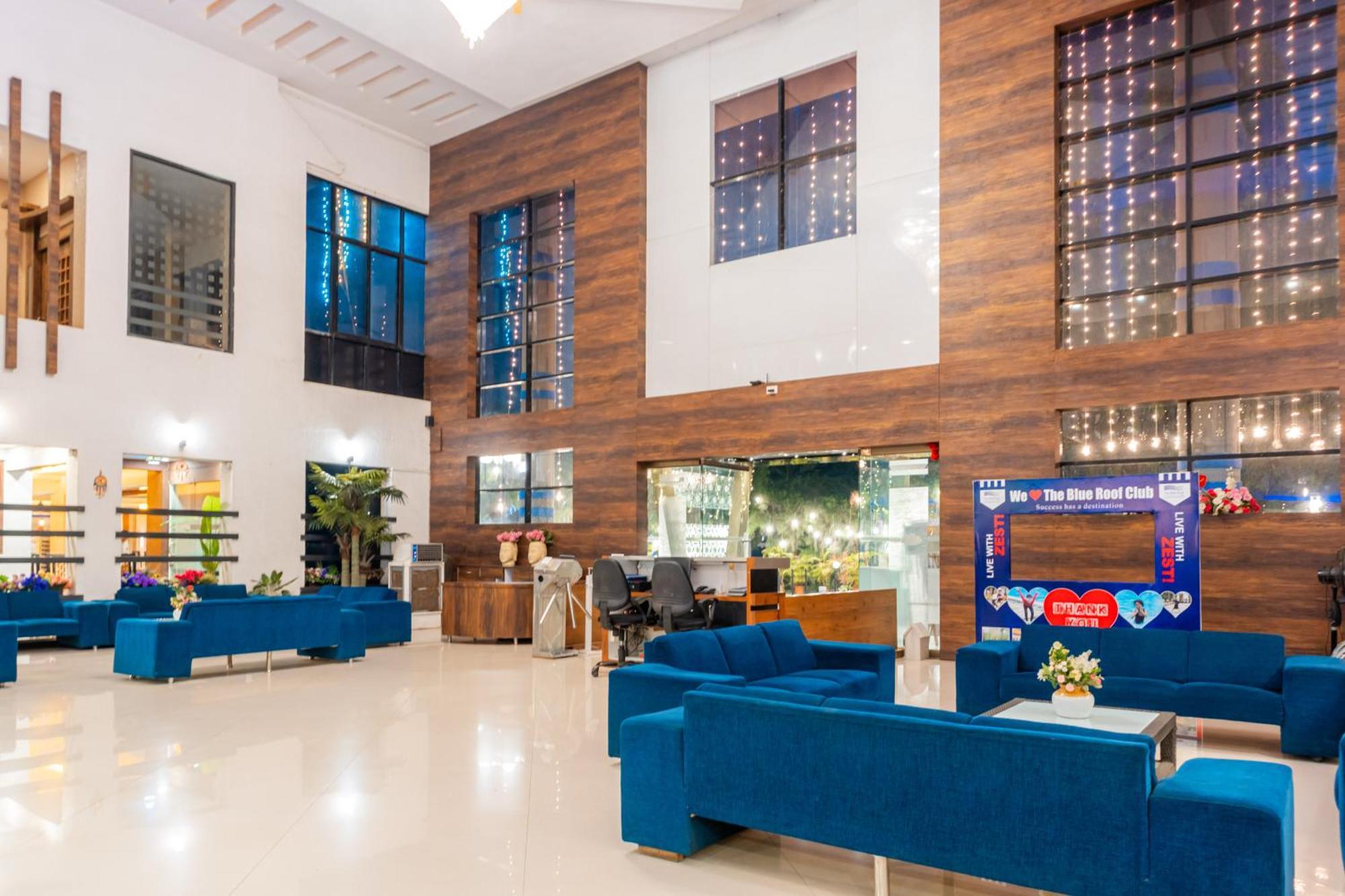 Hotel Treebo The Blue Roof Kolshet Exterior foto